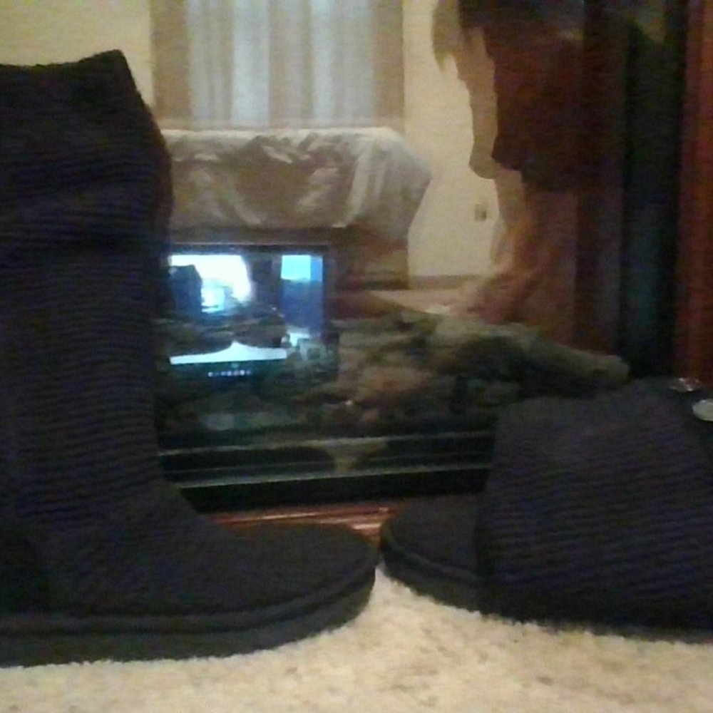 Ugg black crochet tall boots, sz 7 - Picture 2 of 4